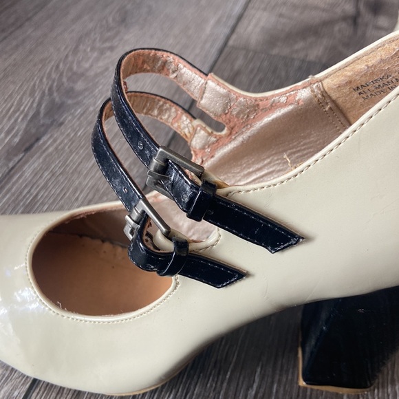 Rampage Heels - Picture 4 of 4